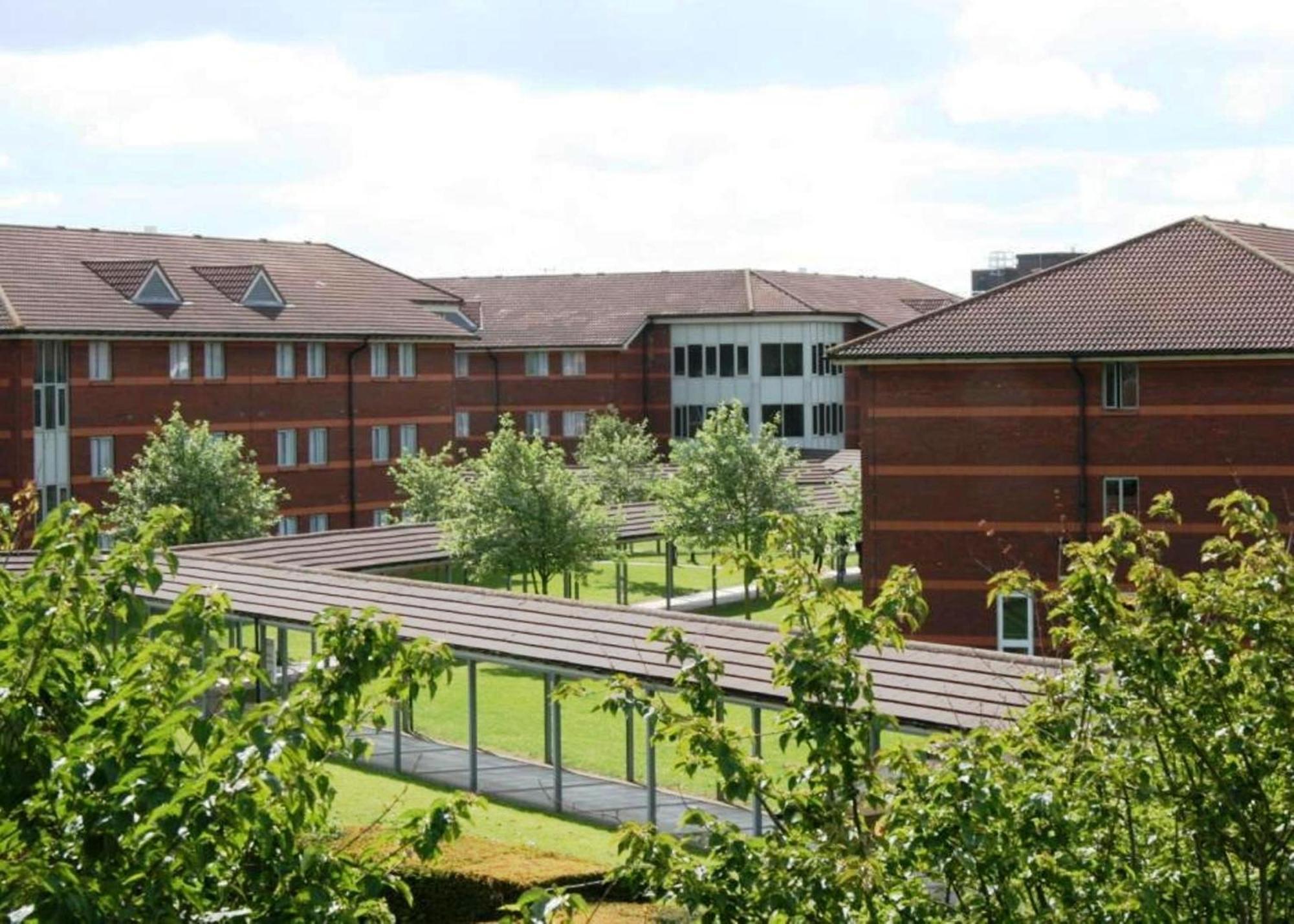 Yarnfield Park Training And Conference Centre Hotel Stone  Ngoại thất bức ảnh