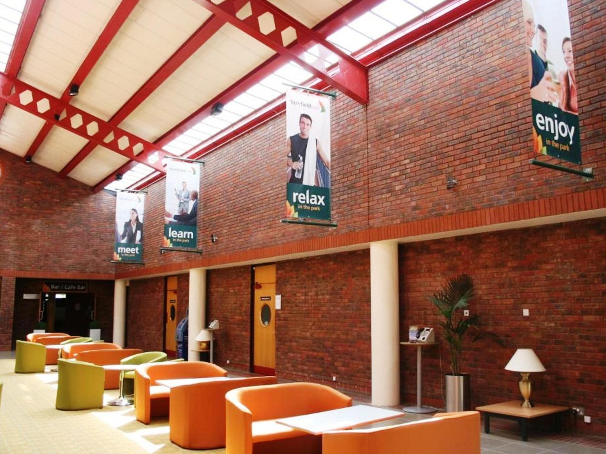 Yarnfield Park Training And Conference Centre Hotel Stone  Ngoại thất bức ảnh