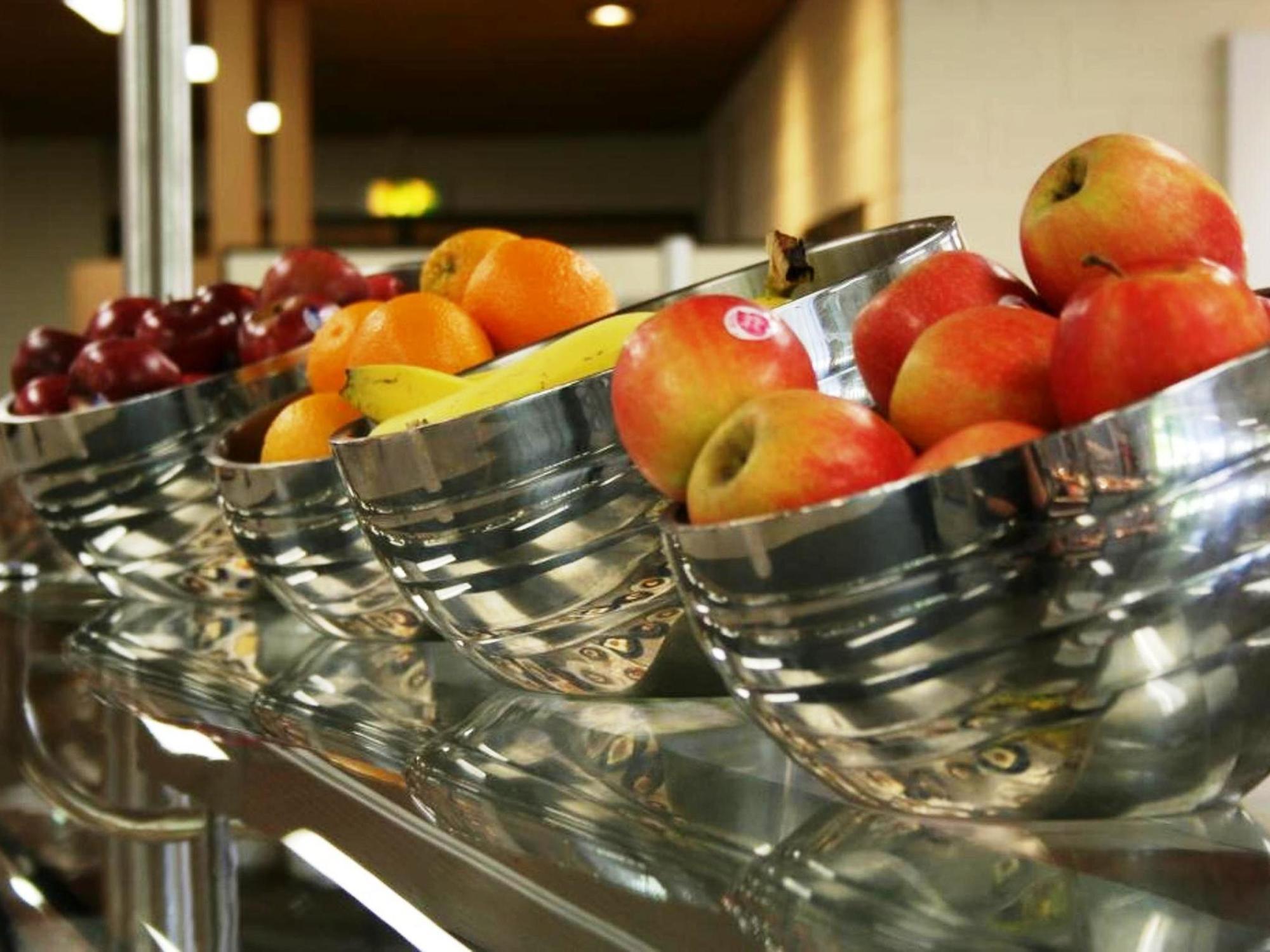 Yarnfield Park Training And Conference Centre Hotel Stone  Ngoại thất bức ảnh