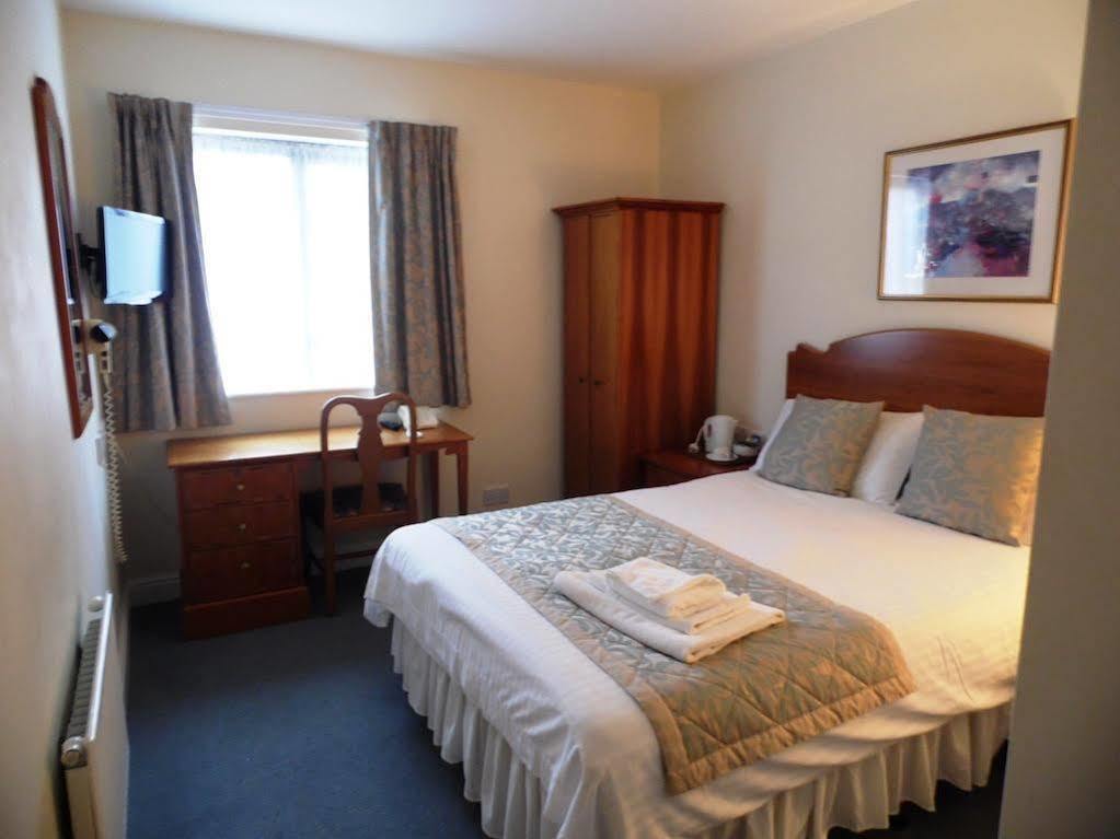 Yarnfield Park Training And Conference Centre Hotel Stone  Ngoại thất bức ảnh