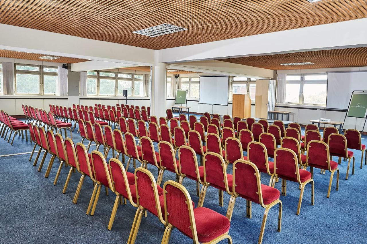 Yarnfield Park Training And Conference Centre Hotel Stone  Ngoại thất bức ảnh