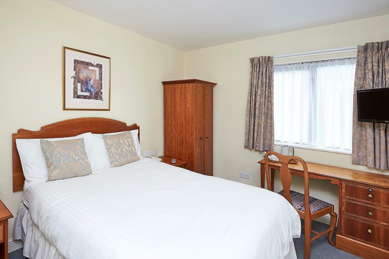Yarnfield Park Training And Conference Centre Hotel Stone  Ngoại thất bức ảnh