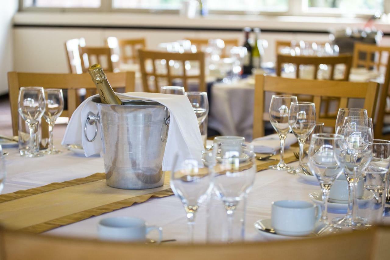 Yarnfield Park Training And Conference Centre Hotel Stone  Ngoại thất bức ảnh