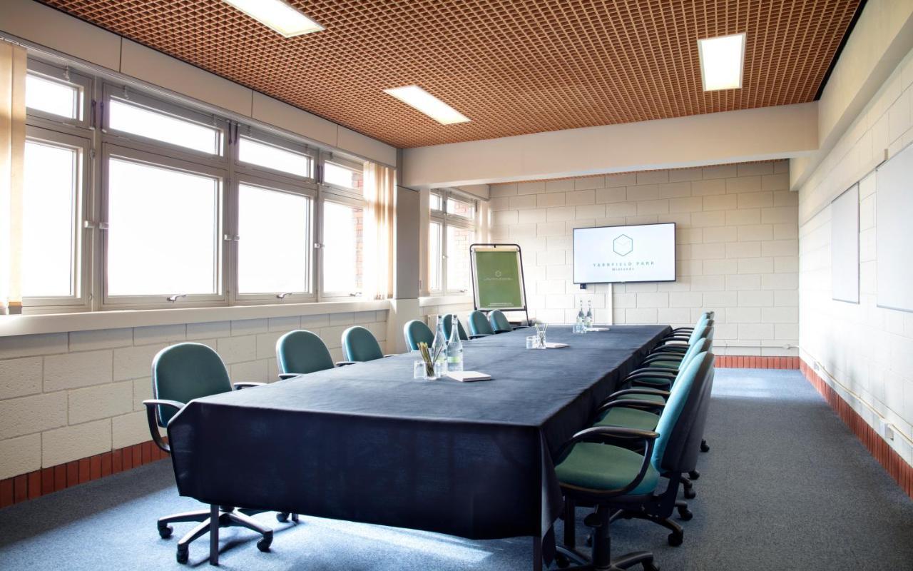 Yarnfield Park Training And Conference Centre Hotel Stone  Ngoại thất bức ảnh